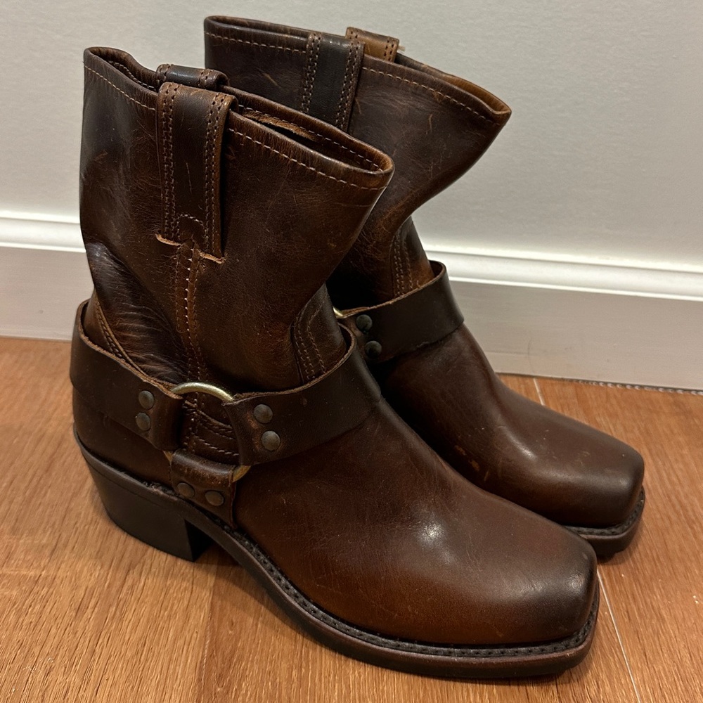 🆕wob Frye Harness 8r - cognac (brown), Sz 6